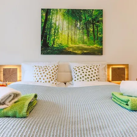 Apartman Bright - Perfect For 4 - Kitchen - Parking - Netflix